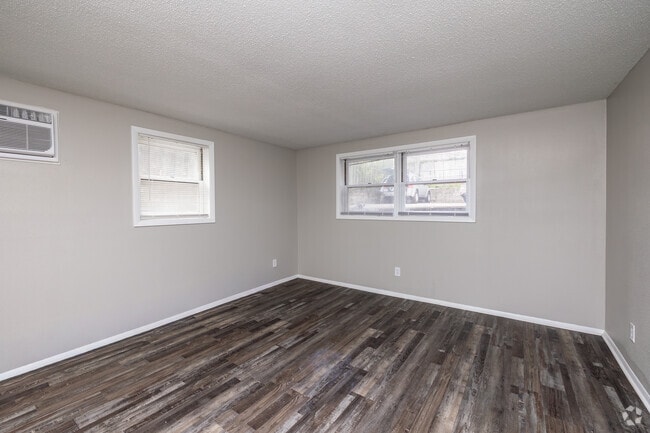 2BR, 1BA - 860SF - Living Room