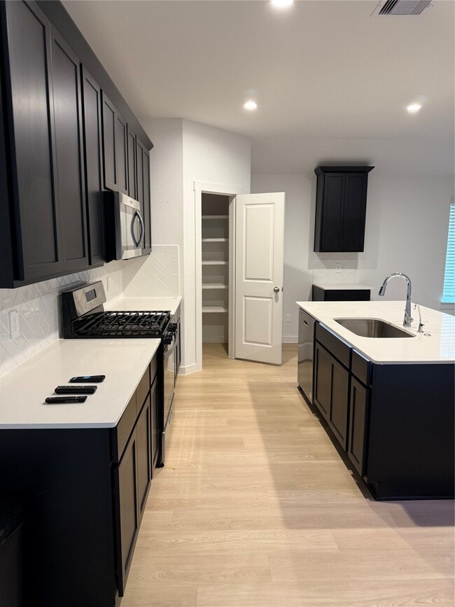 Photo - 1543 Merulana Lane