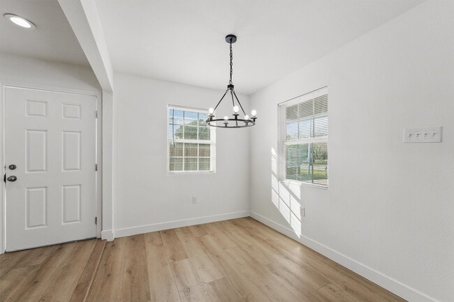 Photo - 5406 Firefly St