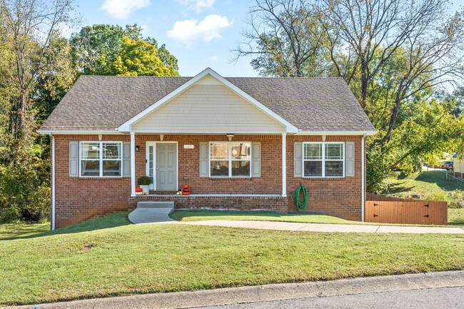 Adorable Home Ready for You to Call Home! - Adorable Home Ready for You to Call Home!