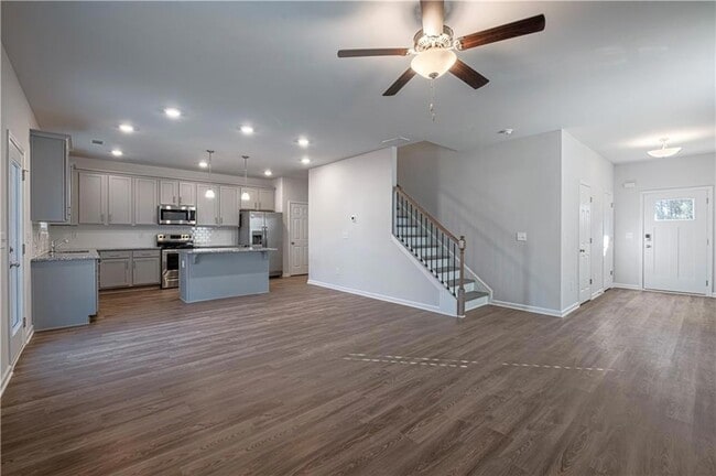 Photo - 300 Peachtree Rd