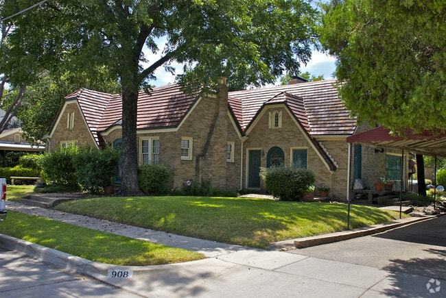 Dorothy Lane Apartments - Dorothy Lane Apartments