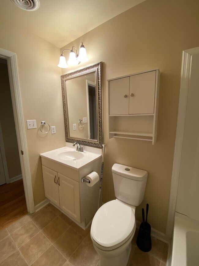 Photo - 215 Navaho Trl Unidad B