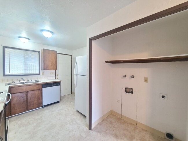 Photo - 2410 E Queen Ave Unidad 2414