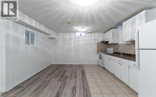 Photo - 30 Richview Dr