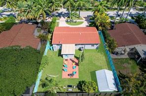 Building Photo - Northeast 4th Court, Hallandale Beach, FL 33009 - 3 BR 2 BA single-family home