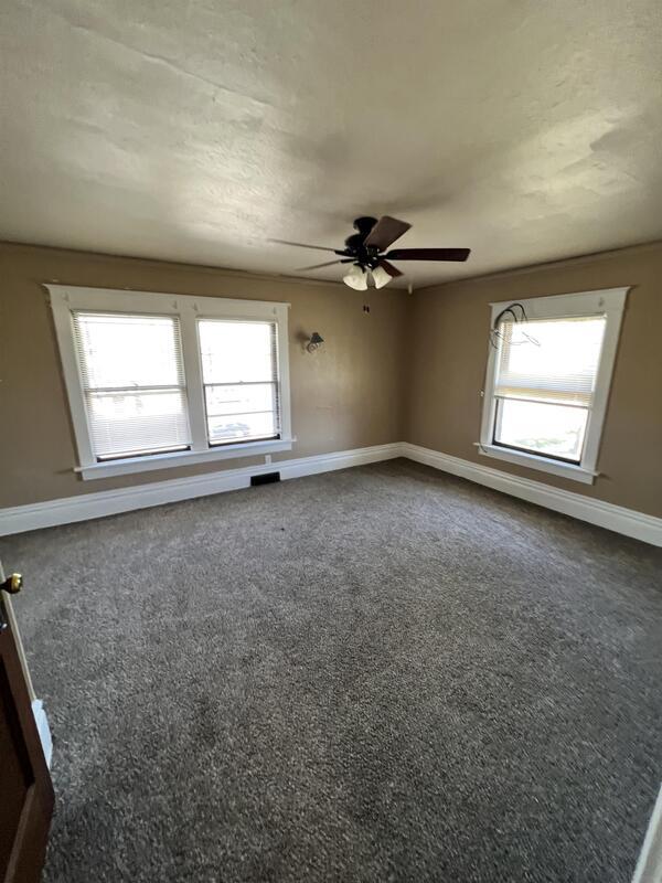 Photo - 1215 1/2 2nd Avenue SE - 1