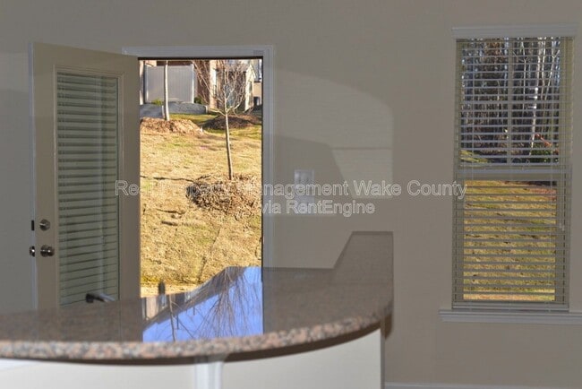 Photo - 205 Olivet Loop