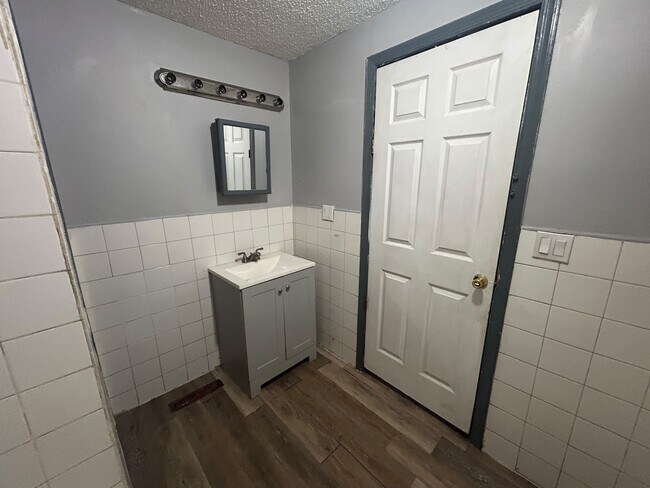 43 Hurlburt St Unit 1