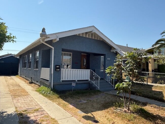 Photo - 3 bedroom 2 bath house in Long Beach