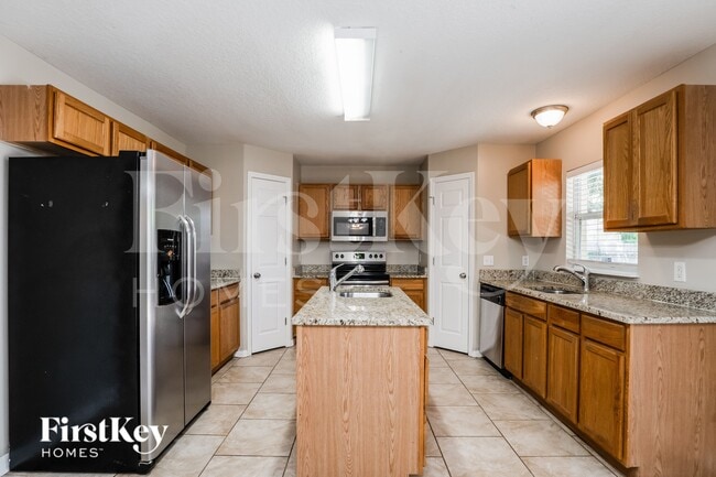 Photo - 471 Koutnik Rd SE