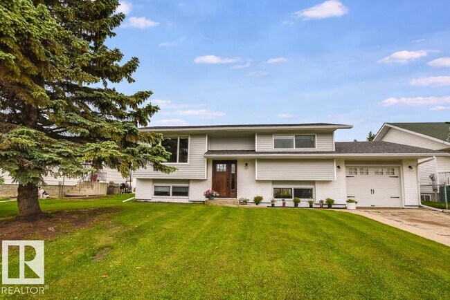 Building Photo - 4603-4641 41 Ave