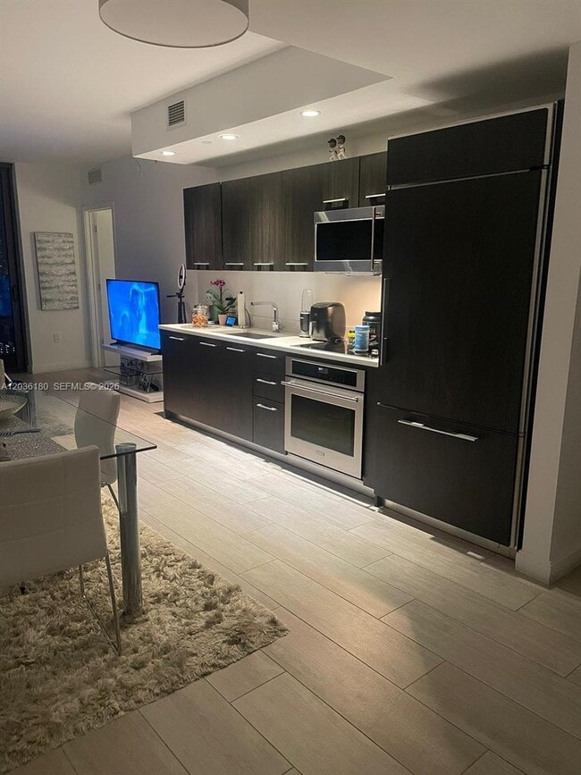 Photo - 45 SW 9th St Unidad 1409