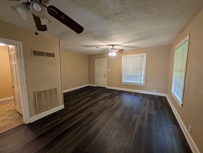 Photo - 2695 Goliad St