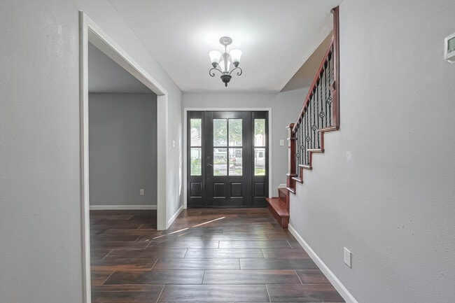 Photo - 727 Langwood Dr