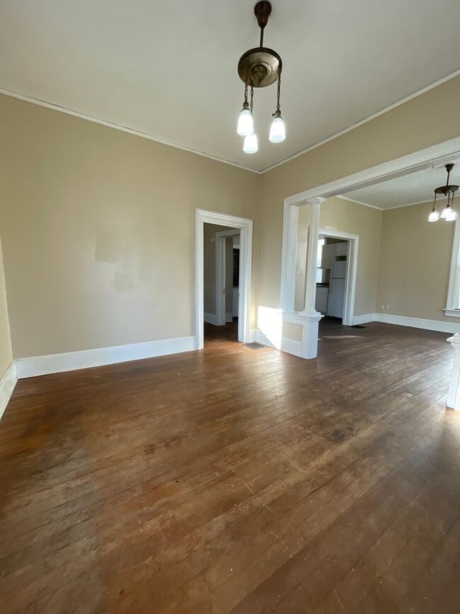 Photo - 1113 Constitution St