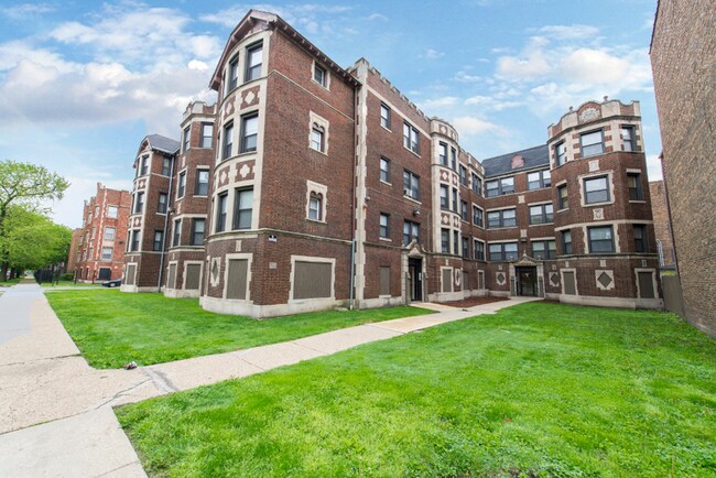 Photo - 8148-56 S Ingleside 914-918 E 82nd St Chicago, IL 60619