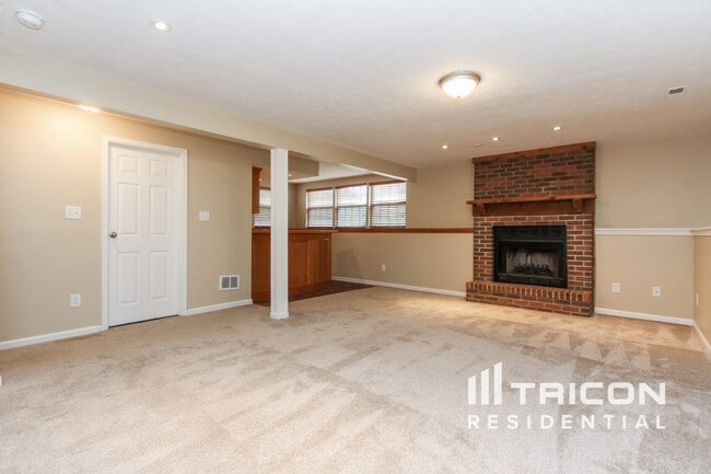 Photo - 7943 Cardinal Cove W