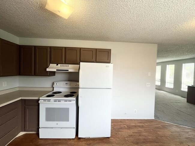 Photo - 1265 Crandall Ave S