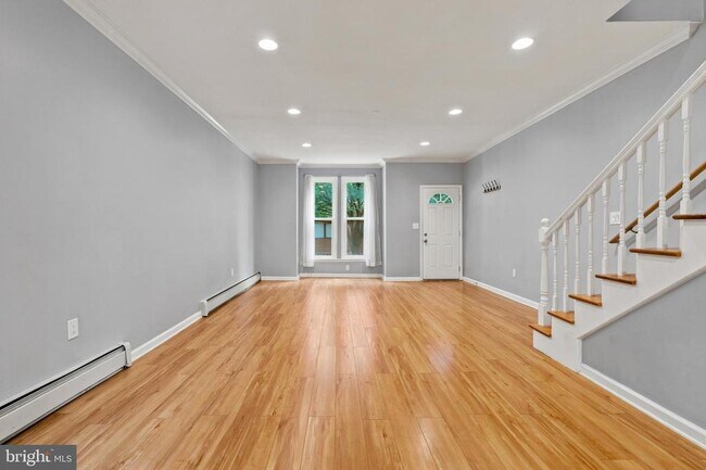 Photo - 1102 Trinidad Ave NE