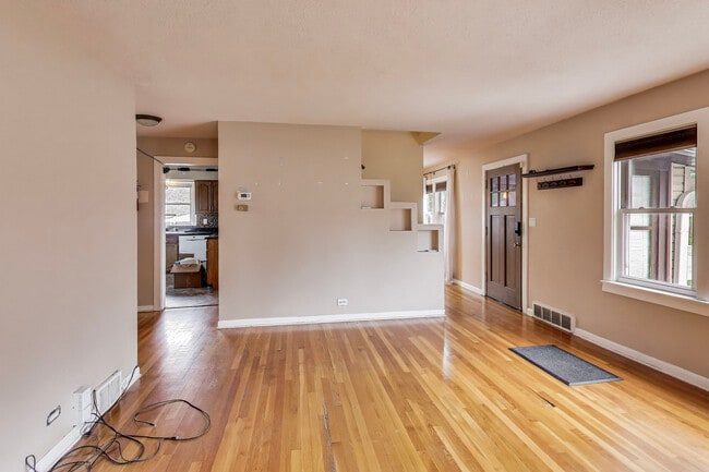 Photo - 2537 S Scott St