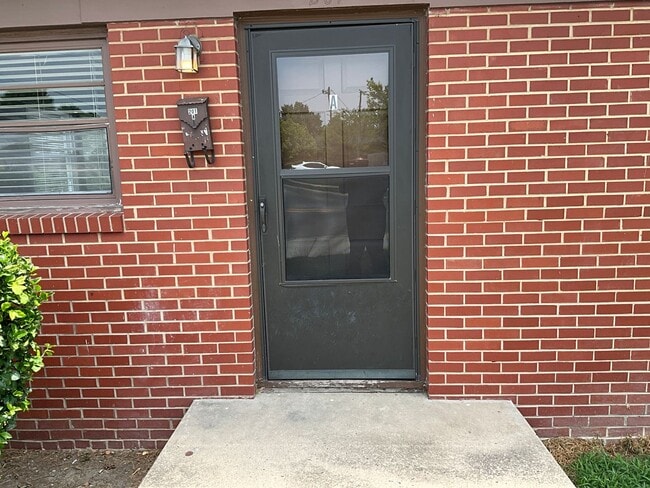 Photo - 201 Lowdermilk St Unidad A