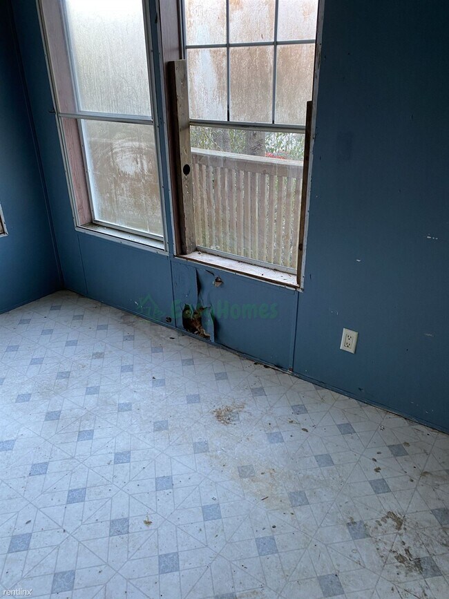 3 br, 2 bath House 20 Thompson Street Rental House Rental in