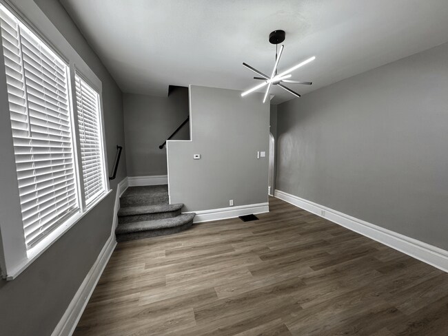 Photo - 328 Wyandotte Ave