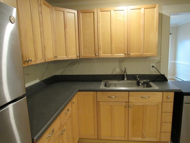 Photo - 72 Emerald St Unidad 2