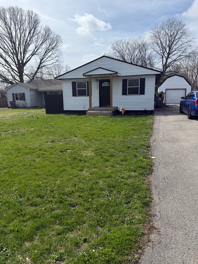 Photo - 320 S Roena St