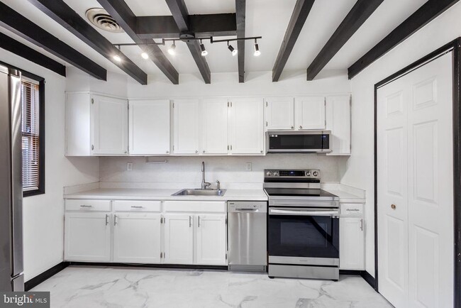 Photo - 1103 Somerset Dr