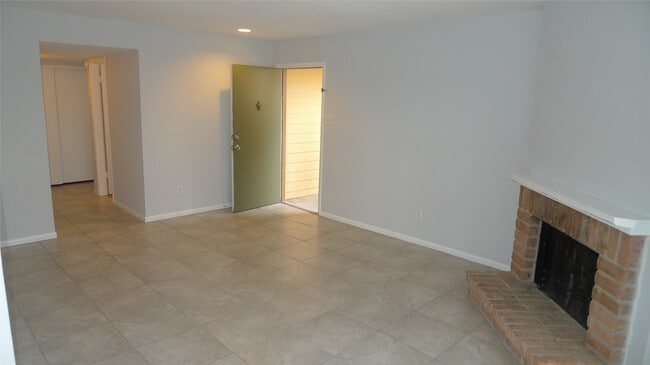 Photo - 16111 Aspenglen Dr Unit 106