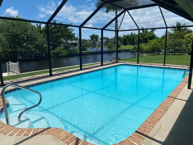 Photo - 165 Dartmouth Dr NW