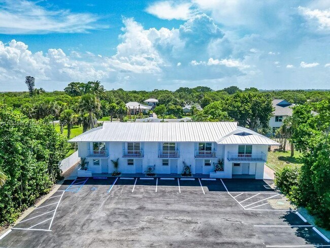 Photo - 2305 Tamarind Dr Apartment Unit 6