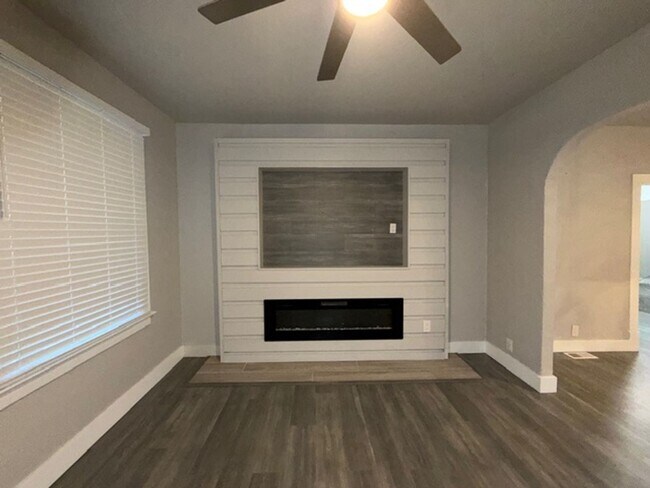 Photo - Lovely 2 Bedroom / 1 Bath for Rent - Section 8 Welcome