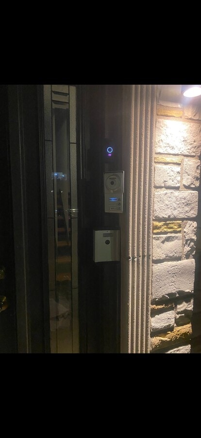 Photo - 6137 N Richmond St Unit 1