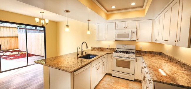 Photo - 3676 Constellation Rd