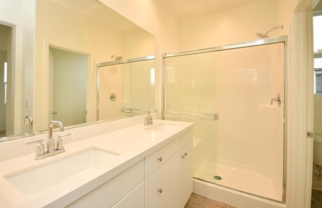 Photo - Newly Renovated Spacious 3 Bedroom Available for Rent Today! Don't Miss your chance!! Rent Today!!