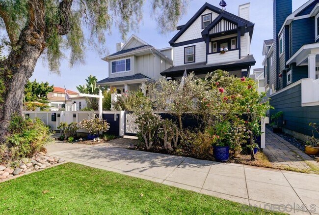 445  E Avenue