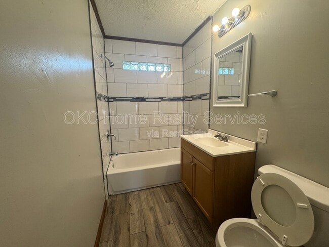 Photo - 630 SE 21st St