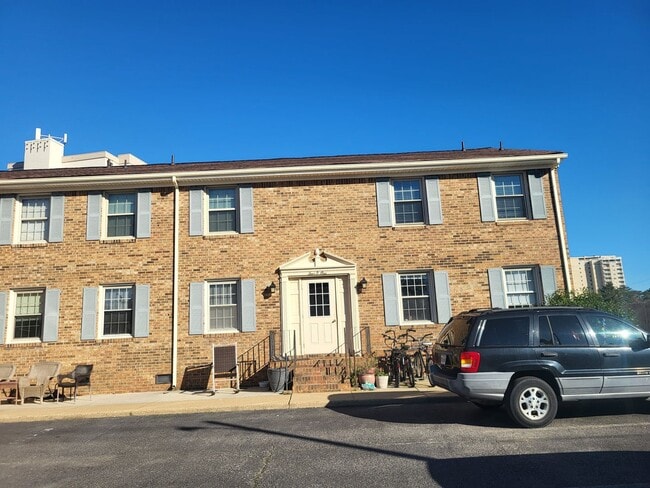 Photo - SHORE ACRES CONDO: Long-term or Short-term rental Unidad 200