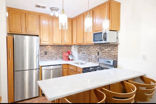 Photo - 110-20 71st Ave