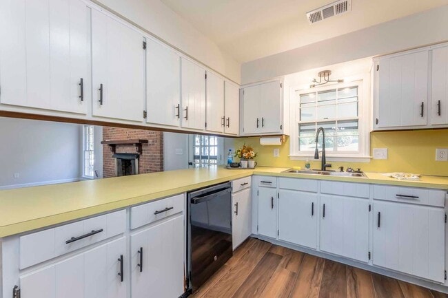 Photo - 3925 Biltmore Dr