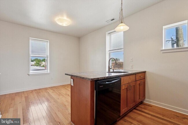 Photo - 2128 N 17th St Unidad 2