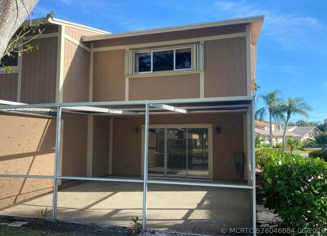 371 Maplecrest Cir