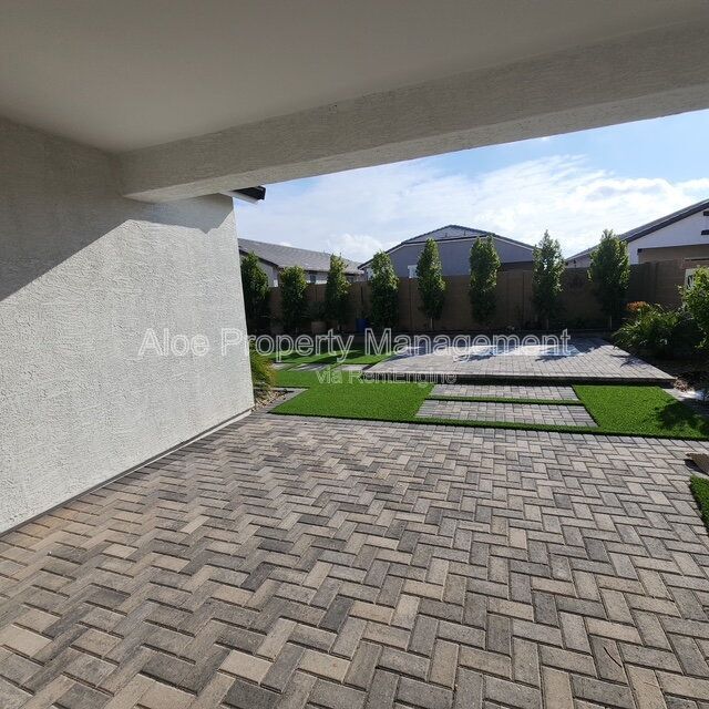 Photo - 40145 W Hillman Dr