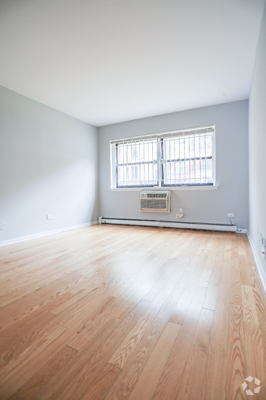 Building Photo - 2828 N Cambridge Ave Unit 10 Rental