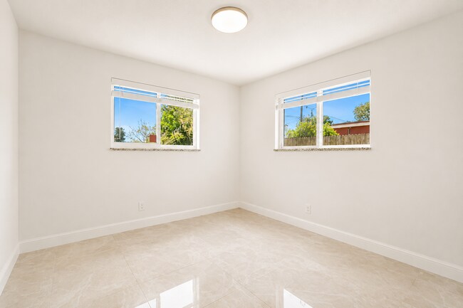 Photo - 2100 N Seacrest Blvd