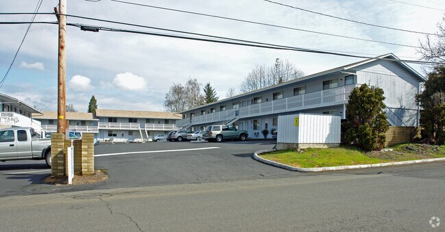 Sunset Manor - Sunset Manor Apartments