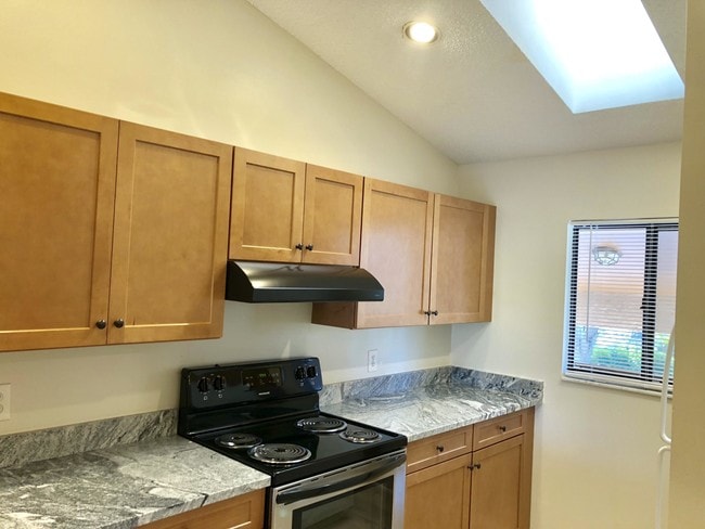Photo - 2565 SW 22nd Ave Unit 201